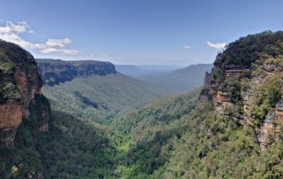 "Jamison Valley, Blue Mountains, Australia - Nov 2008" by Diliff - Own work. Licensed under CC BY-SA 3.0 via Wikimedia Commons - https://commons.wikimedia.org/wiki/File:Jamison_Valley,_Blue_Mountains,_Australia_-_Nov_2008.jpg#/media/File:Jamison_Valley,_Blue_Mountains,_Australia_-_Nov_2008.jpg